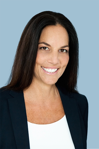 premiermed-portreretus-333x500px-231003-reisz-zsofia